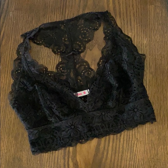 Other - 😍Like new! Black lace bralette